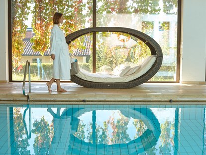 Naturhotel - Bio-Anteil: 100% Bio - Wasser belebt den Körper. Eine Runde Schwimmen im Hallenbad. - Biohotel Eggensberger