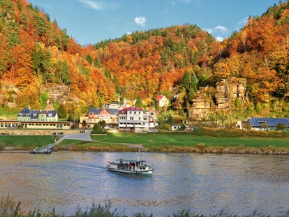 Naturhotel - Biologisch abbaubare Reinigungsmittel - Der Herbst taucht Schmilka und die Sächsische Schweiz in eine rot-gelbe Farbenpracht - Bio- & Nationalpark-Refugium Schmilka