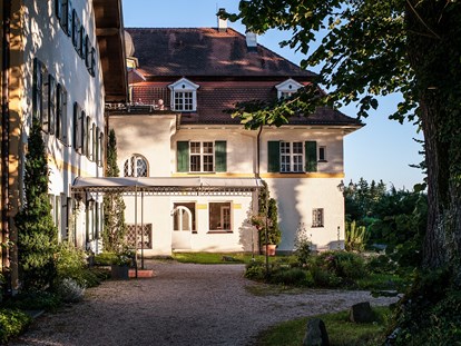 Naturhotel - Green Meetings werden angeboten - Haupteingang Biohotel Schlossgut Oberambach - Schlossgut Oberambach